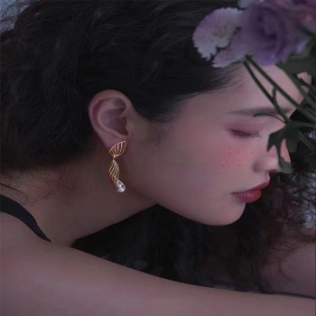 14KGF SWALLOW TAIL EARRINGS 