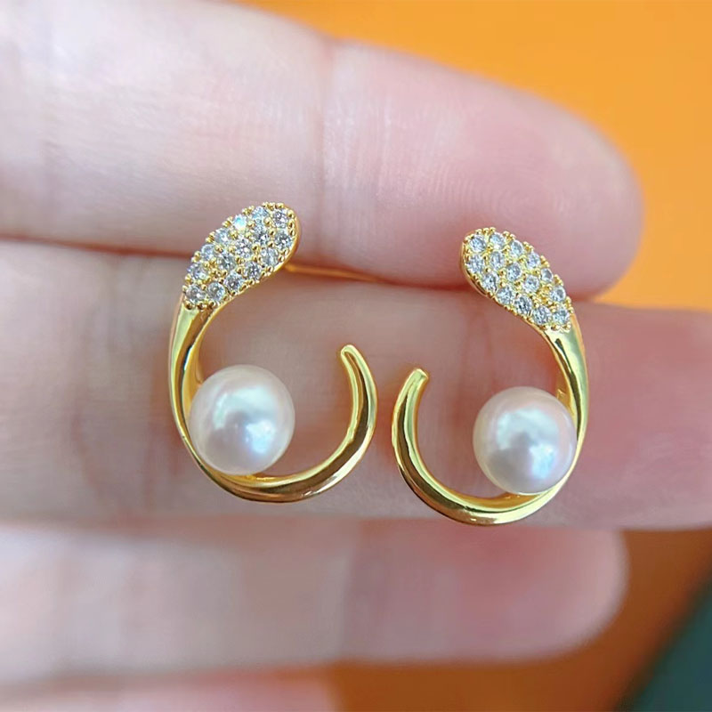 14KGF BEAN SPROUT EAR STUD