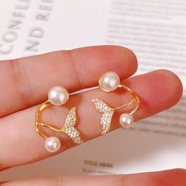 NEW FISH TAIL EAR STUD
