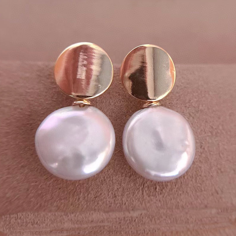 BUTTON PEARL EAR STUD 