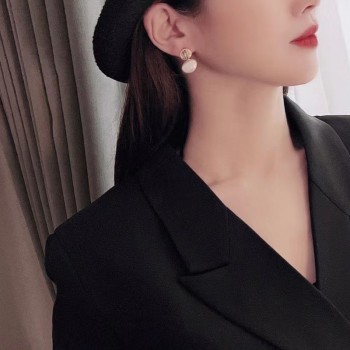 BUTTON PEARL EAR STUD 