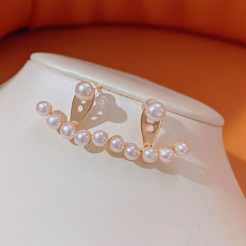 MULTI PEARLS EAR STUD 