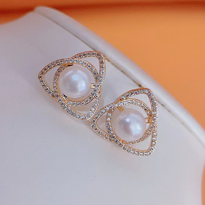 SHAMROCK EAR STUD 