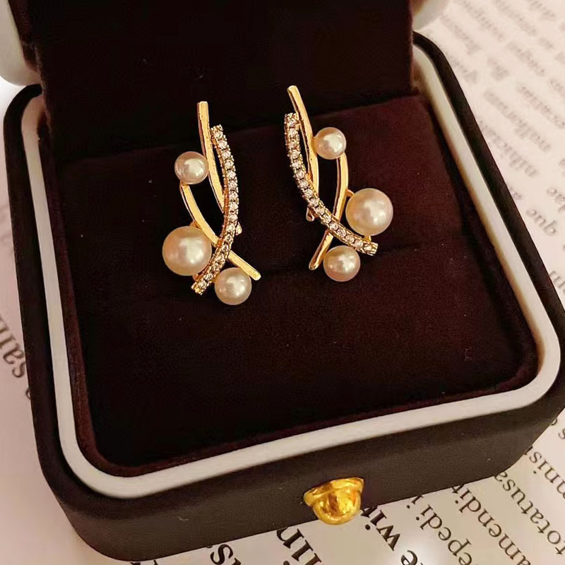 FULL STARS EAR STUD 