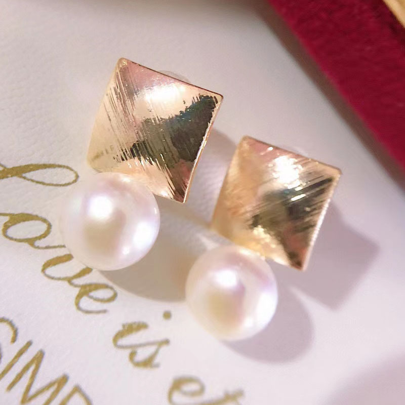 SMALL SQUARE EARRINGS 