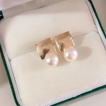 SMALL SQUARE EARRINGS 