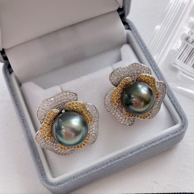 DOUBLE COLOR TAHITI PEARL EAR STUD